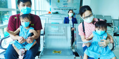 Song Nhi trở lại bệnh viện: Bước đi chậm mà chắc, bi bô tập nói