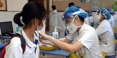 Việt Nam sắp tiêm vaccine Covid-19 cho trẻ: Phụ huynh cần biết gì?