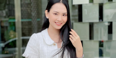 Danh tính nữ MC xinh đẹp trong buổi lễ chào đón Thùy Tiên về nước