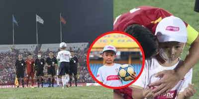 Gia thế "không phải dạng vừa" của cậu bé tháp tùng U23 Việt Nam