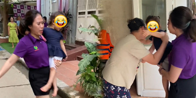 Nhà ngay sát trường, cô giáo kiêm luôn nhiệm vụ đưa con về