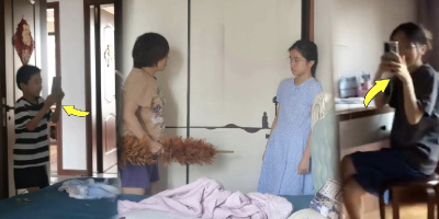Thấy chị gái bị mẹ mắng, em trai liền đứng bên cạnh cà khịa