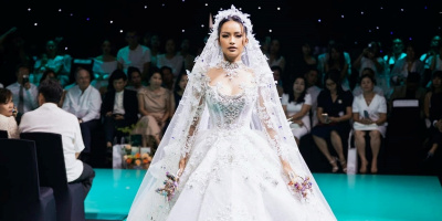 Hoa hậu Ngọc Châu hóa cô dâu, làm vedette ở show thời trang
