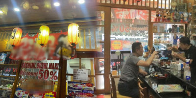 Tỏ thái độ và tiễn khách, nhà hàng 30 năm ở SG xin lỗi
