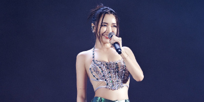 Bích Phương ngày càng chăm khoe dáng chuẩn trên sân khấu