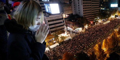 Người dân Hàn Quốc ra đường cầu nguyện cho các nạn nhân sự cố Itaewon