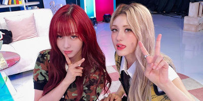 Mặc kệ fan khẩu chiến, idol YG vẫn không ngừng say mê công ty SM