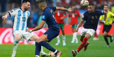 Argentina tưng bừng ăn mừng, CĐV Pháp đòi thi lại