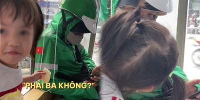 Nhìn thấy màu áo quen thuộc, cô bé liền chạy lại hỏi để xem có phải ba