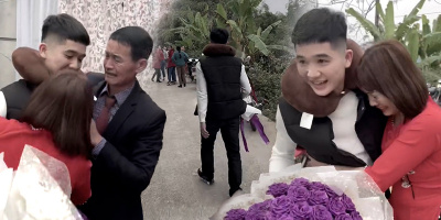 4 năm xa xứ, chàng trai tạo bất ngờ khi trở về ngày anh trai lấy vợ