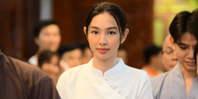 Dàn mỹ nhân Việt giản dị mặc đồ lam đi chùa: Thùy Tiên đẹp từ tâm