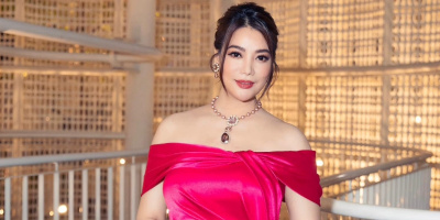Trương Ngọc Ánh không đặt nặng chuyện mặc váy cưới ở tuổi U50