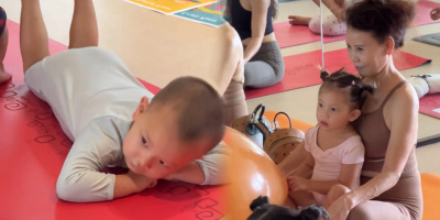 Hai thái cực của cặp song sinh nhà Hà Hồ khi tập thể dục