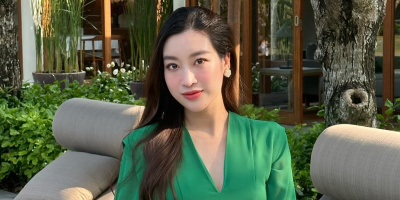 Đỗ Mỹ Linh chăm mặc lại đồ cũ sau khi làm dâu hào môn