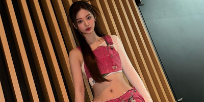 Idol nữ JYP dạo này chăm mặc hở khoe cơ bụng săn chắc