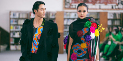 Ngọc Châu, Minh Tú, Võ Hoàng Yến catwalk ở thư viện show VUNGOC&SON