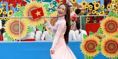 Hai lần cất tiếng hát đầy tự hào của Phương Mỹ Chi trong Lễ 30/4