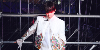 Anh Tú Atus phủ đồ hiệu trong 6 đêm concert Anh Trai “Say Hi”