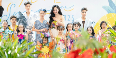 Á hậu Trúc Ny cho con gái catwalk từ sớm để tăng độ dạn dĩ