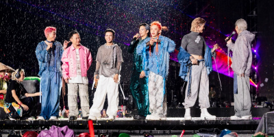 Khán giả mặc mưa dông, 'cháy' hết mình tại concert 'Anh trai vượt ngàn chông gai' Day 6