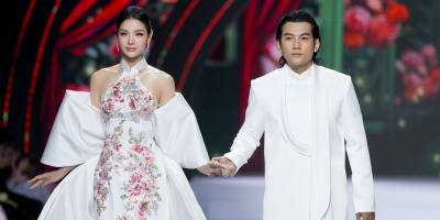 Phương Trinh Jolie sải bước catwalk khoe dáng chuẩn sau sinh con thứ 3