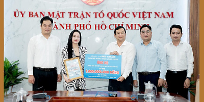 Nhật Kim Anh đóng góp 1 tỷ đồng khắc phục bão Bualoi