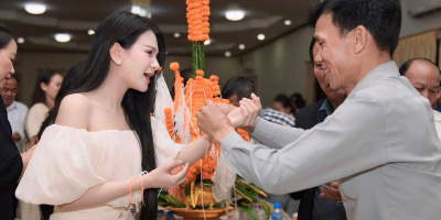 Á quân “Sao mai” An Thu An gây chú ý khi mang nhạc Việt đến lễ kỷ niệm Quốc khánh Lào