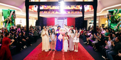 Điều bất ngờ tại tuần lễ thời trang của siêu mẫu Xuân Lan