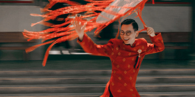 Nhiếp ảnh gia Kiếng Cận tôn vinh áo dài trên mảnh đất quê hương