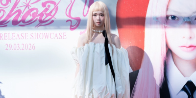 Dàn sao đến chúc mừng album đầu tay của Ánh Sáng Aza