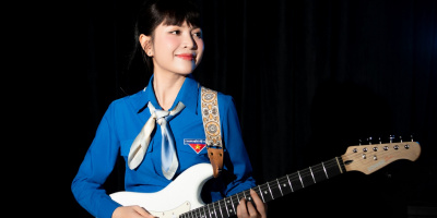 Nguyễn Duyên Quỳnh bắt tay Nguyễn Văn Chung lan tỏa năng lượng tích cực