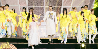 Gabi Bảo Uyên gây xúc động khi song ca cùng Kyo York tại Lễ hội Áo dài