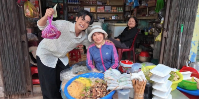 Hành trình đi 100 chợ truyền thống của Quan không gờ