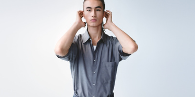 “Nhịp điệu sắc màu” trong BST UNIQLO U Xuân/Hè 2026