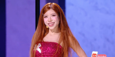 Trang Pháp chơi piano, múa cột ở mở màn “Đạp gió 2026”