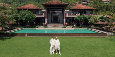 VUNGOC&SON mang "Mùa hè đẹp nhất" đến vịnh Lăng Cô