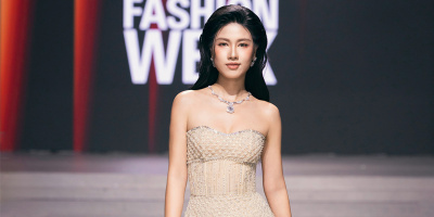 Từ sân khấu đến sàn thời trang, MC Thu Hòa ghi dấu ấn với khán giả