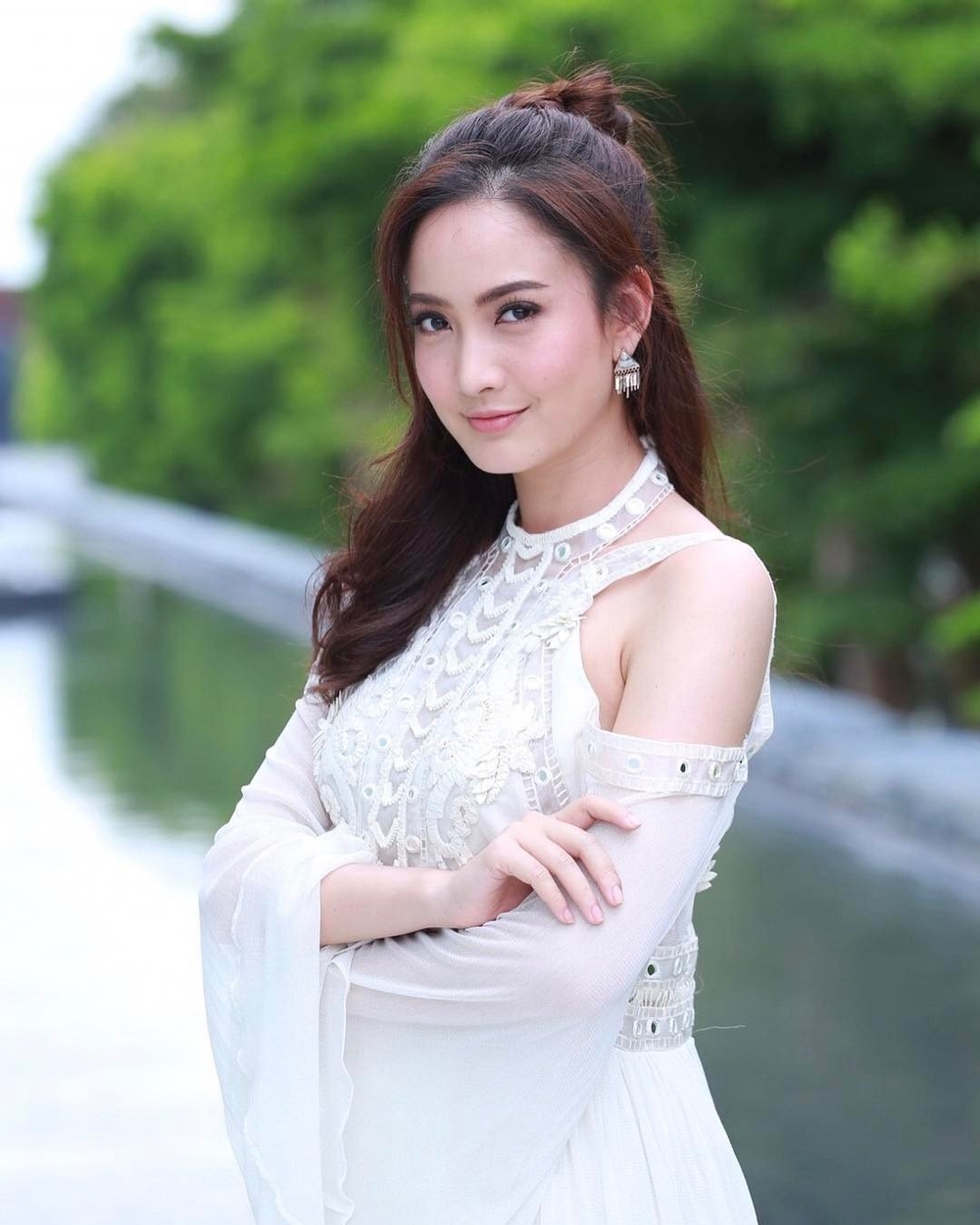 [Image: thailand-most-beautiful-actress-584be521.jpg]