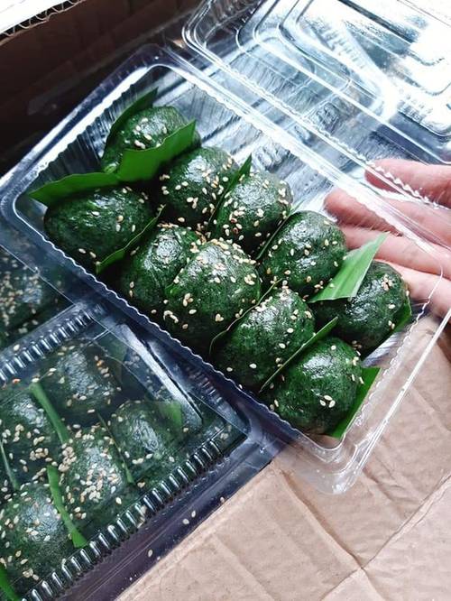 Ở Lạng Sơn, bánh ngải được bán với giá khoảng 2.000 - 3.000 VNĐ/cái
