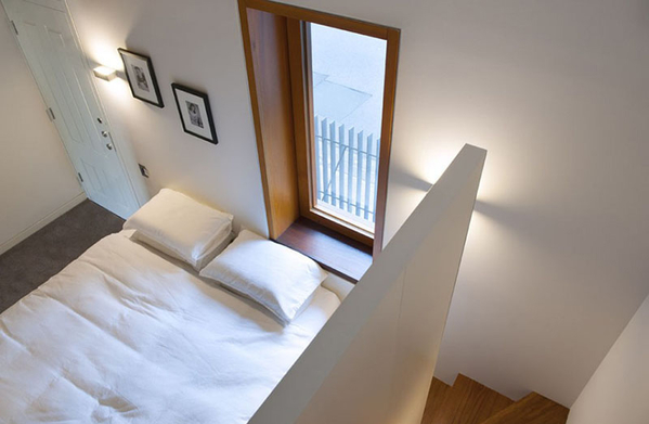 
Các phòng ngủ đều sử dụng tông màu trắng làm tăng thêm sự đơn giản, tinh tế