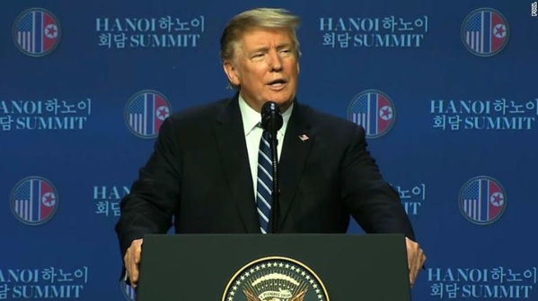 Tổng thống Trump phát biểu tại họp báo. Ảnh: CNN