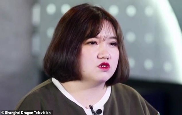  
Từ cô gái xinh đẹp mang ʙầu thành nặng 90kg, bà mẹ đơn thân Liu Yajuan bị chồng bỏ ngay sau khi sinh con trai.