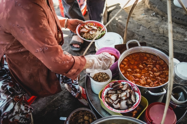  
Hình ảnh về món ăn sáng của Việt Nam cũng xuất hiện trên trang blog mang tên Where and Wander của Kien Lam