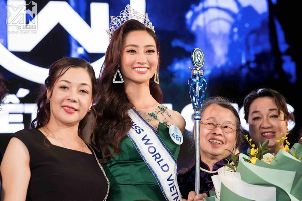 Mẹ Hoa hậu Lương Thùy Linh lên tiếng về tin đồn mua giải: 
