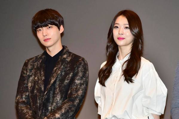 
Sulli và Ahn Jae Hyun từng đóng chung bộ phim "Fashion King" năm 2014