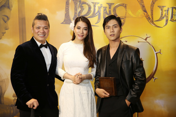  
Đạo diễn Cường Ngô và diễn viên Võ Điền Gia Huy.
