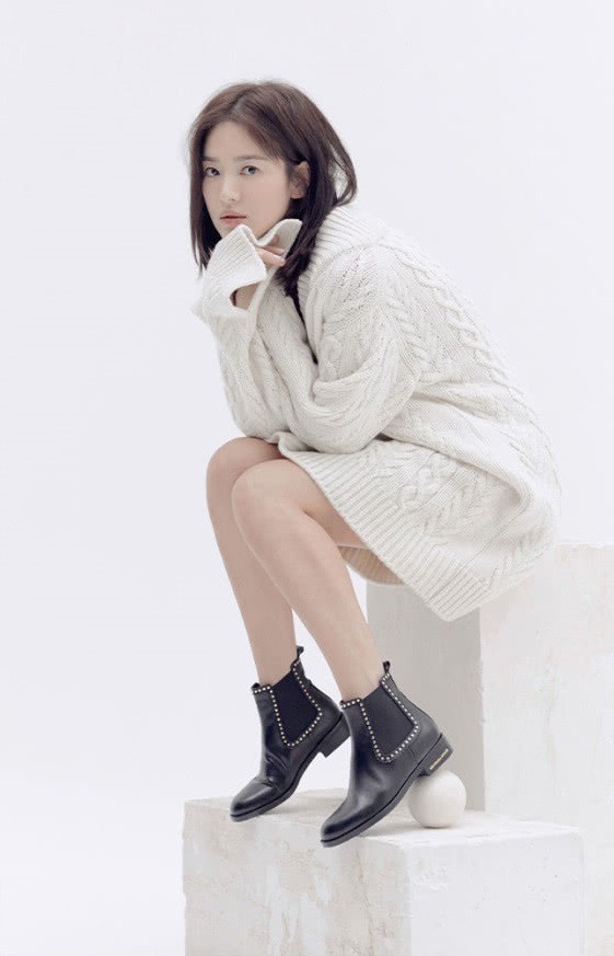 Song Hye Kyo đẹp thuần thiết, Song Joong Ki tăng cân mất kiểm soát