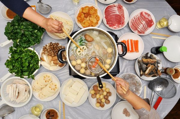 Vừa ăn buffet lẩu không giới hạn vừa uống nước ngọt thả ga chỉ 145kngười