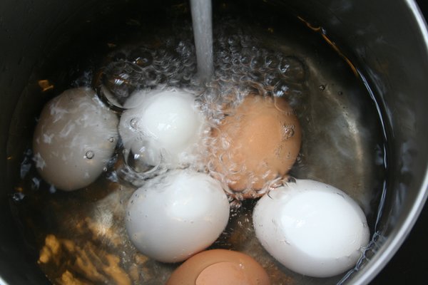 Kết quả hình ảnh cho luộc trứng