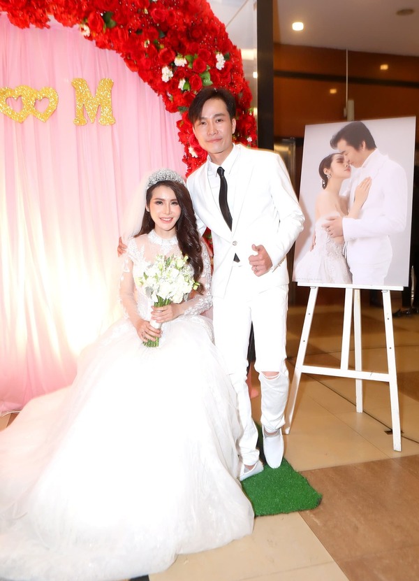 Sao Việt đi đám cưới: Lâm Khánh Chi lại lồng lộn hơn cả cô dâu - Tin sao Viet - Tin tuc sao Viet - Scandal sao Viet - Tin tuc cua Sao - Tin cua Sao